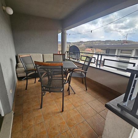 Apartman Ellye Lukavica Eksteriør billede